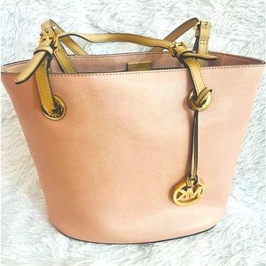 💕💛Michael Kors Walsh Powder Blush Leather Medium Tote💛💕